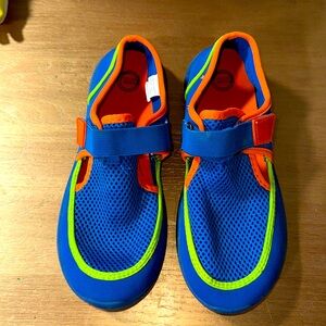 Wonder Nation Youth Velcro water shoes